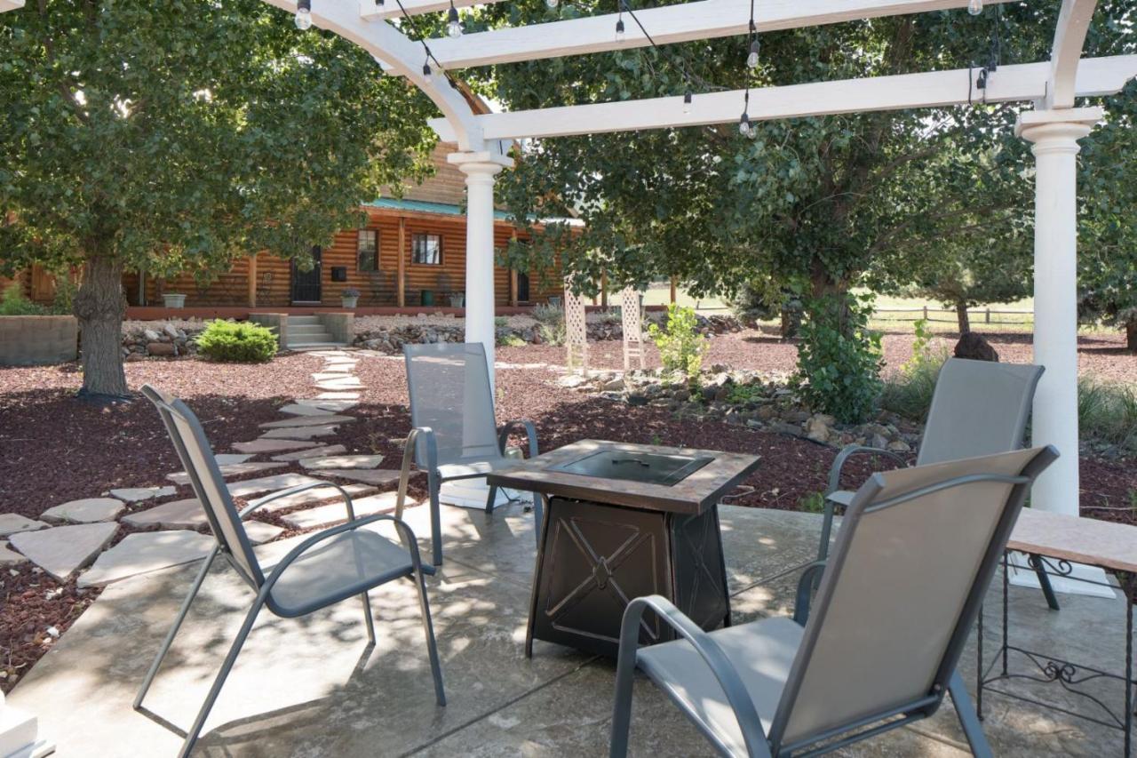 Quarter Horse Inn & Lodge Williams Exterior photo